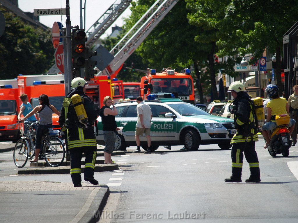 Dachstuhlbrand Koeln Kalk Kalker Hauptstr   P285.JPG